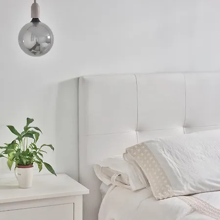 Renovado Cerca Zona Vieja Apartman *